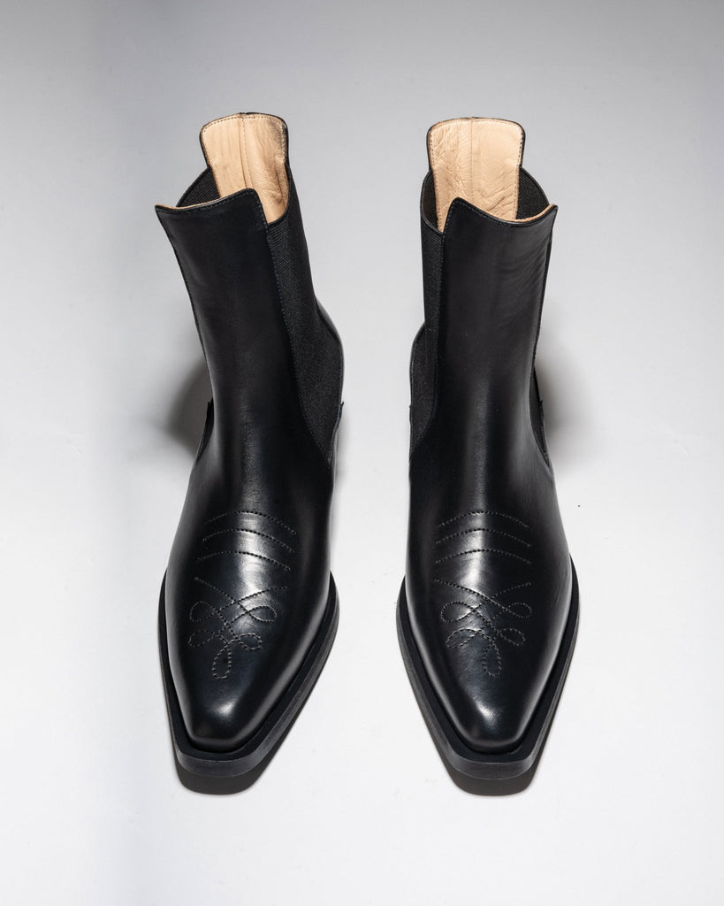 ARUJU Black Chelsea Boot - LAX