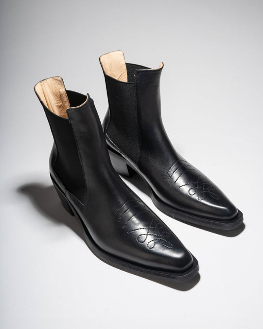 ARUJU Black Chelsea Boot - LAX