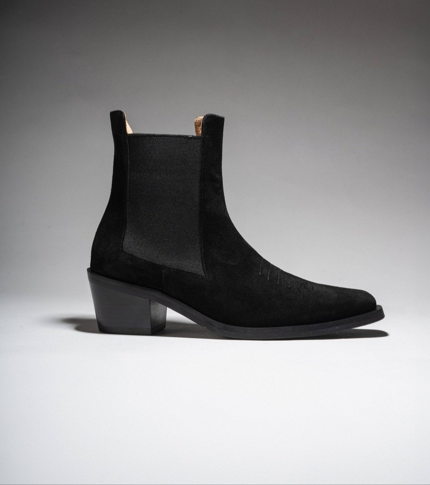 ARUJU Black suede Chelsea Boot - LAX