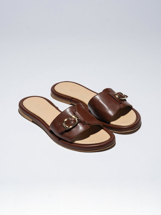 PARDES slides cognac SAMPLE - LAX