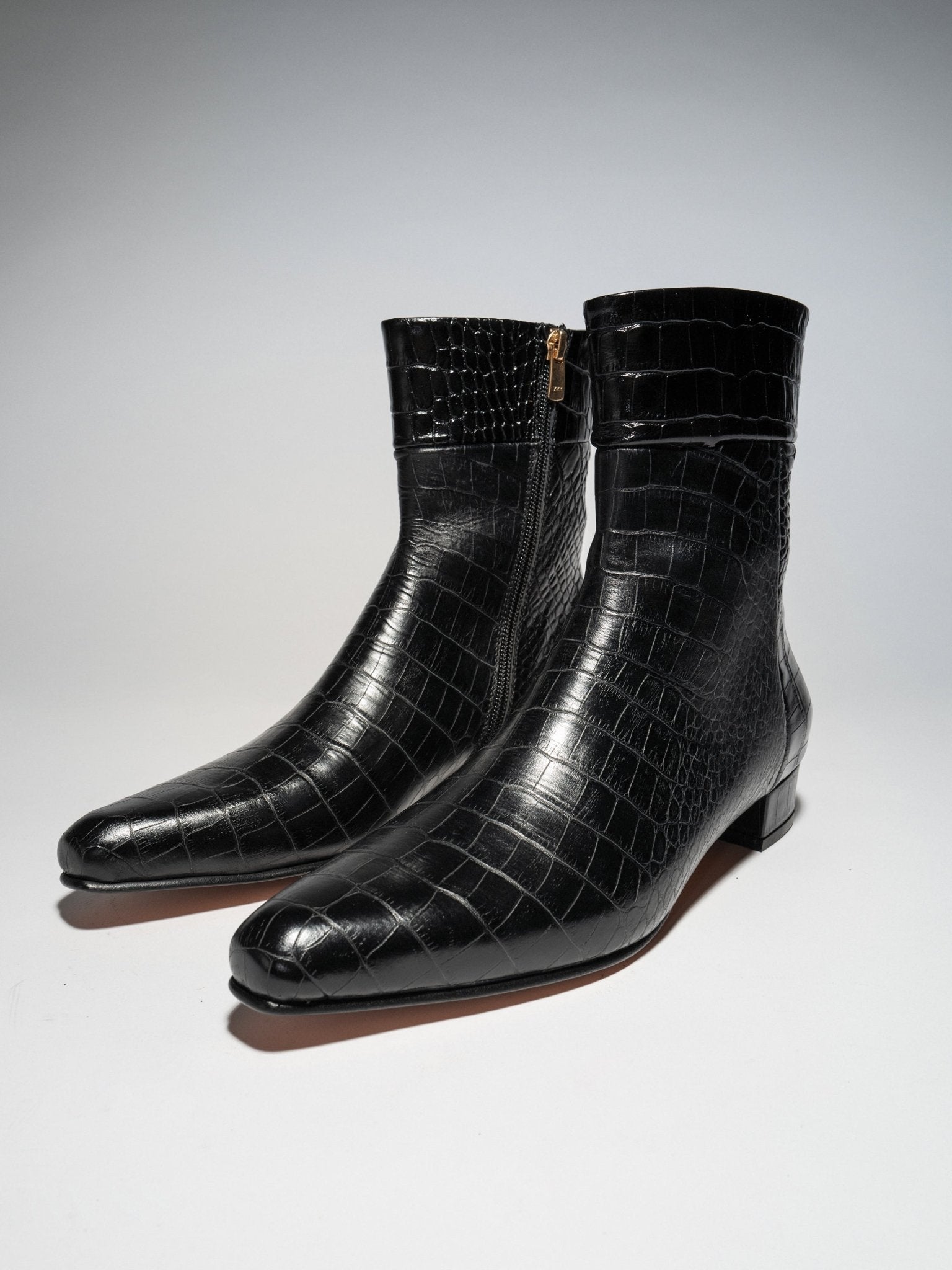 ROBERT Flat Black Croc - LAX