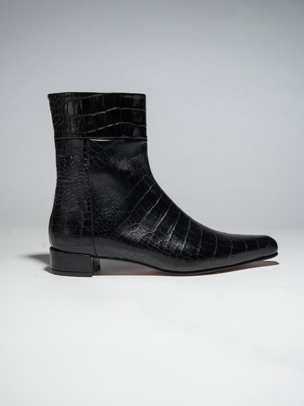 ROBERT Flat Black Croc – LAX